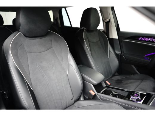 Volkswagen Tayron 1.5 eHybrid 204PK Elegance | Achteruitrijcamera | Rondomzicht camera | Trekhaak elektrisch uitkla... ActivLease financial lease