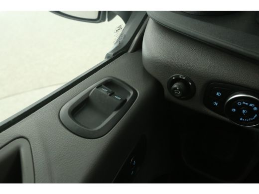 Ford Transit 2.0 TDCI L2H2 Limited | Aut. | Airco | Cruise | Carplay | 3 Zits | Trekhaak | Navi | Bi-Xenon | P... ActivLease financial lease