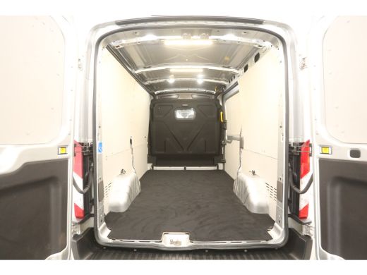 Ford Transit 2.0 TDCI L2H2 Limited | Aut. | Airco | Cruise | Carplay | 3 Zits | Trekhaak | Navi | Bi-Xenon | P... ActivLease financial lease