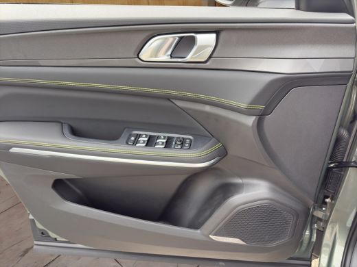 Lynk & Co 01 More | Panoramadak | 360 camera | Stoel + Stuurverwarming |Adaptieve cruise control | BLIS | ActivLease financial lease