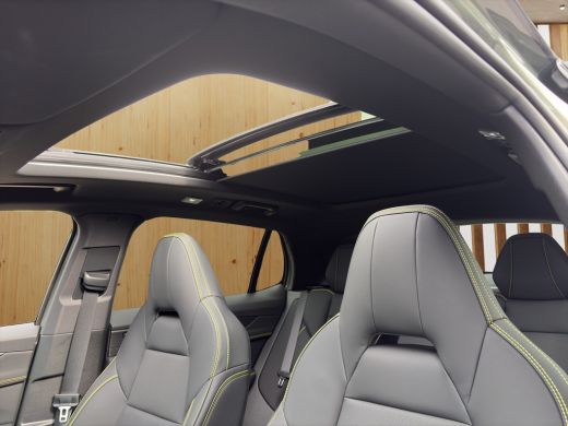 Lynk & Co 01 More | Panoramadak | 360 camera | Stoel + Stuurverwarming |Adaptieve cruise control | BLIS | ActivLease financial lease