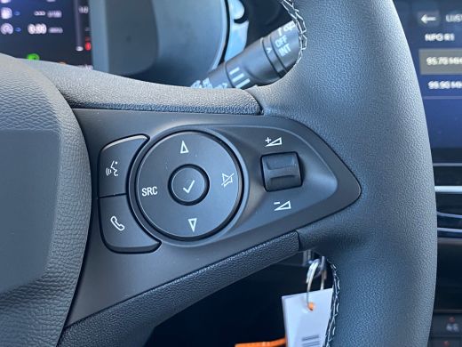 Opel Corsa Edition | 16" Lichtmetalen velgen Diamond Cut | Dode hoek waarschuwing | Draadloze Apple Carplay ... ActivLease financial lease