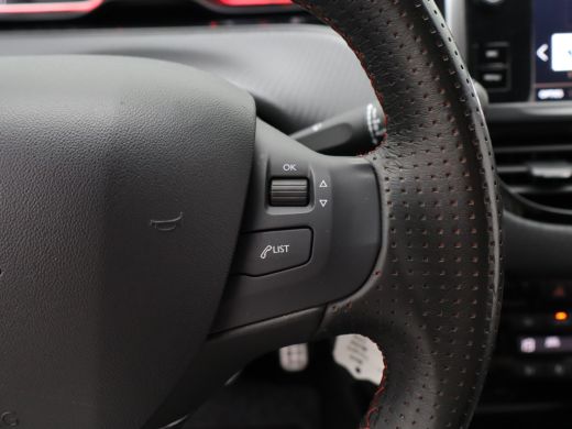 Peugeot 2008 1.2 PureTech GT-Line | Climate Control | Cruise Control | Parkeersensoren | Navigatie ActivLease financial lease