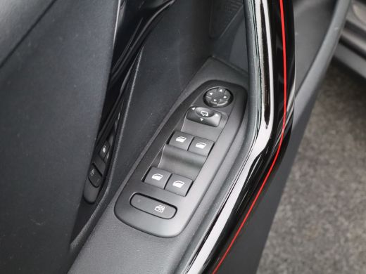 Peugeot 2008 1.2 PureTech GT-Line | Climate Control | Cruise Control | Parkeersensoren | Navigatie ActivLease financial lease