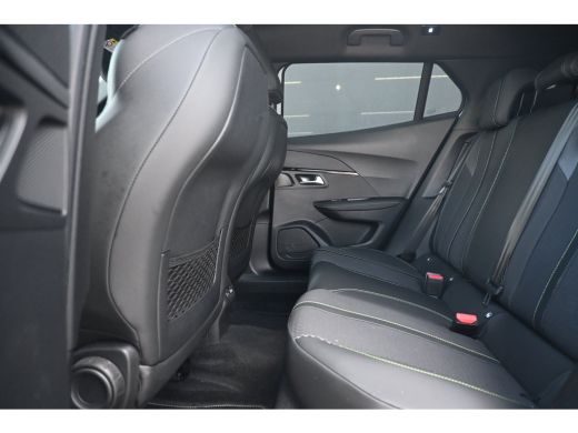 Peugeot e-2008 EV GT 54 kWh 97,7%SOH! | 360 Camera | Dodehoek-Detectie | Keyless-Entry | 18"LMV | !! ActivLease financial lease