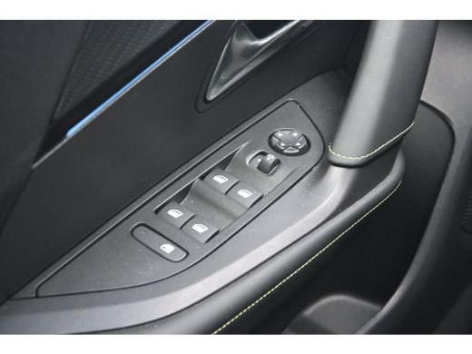 Peugeot e-2008 EV GT 54 kWh 97,7%SOH! | 360 Camera | Dodehoek-Detectie | Keyless-Entry | 18"LMV | !! ActivLease financial lease