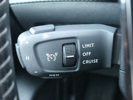 Peugeot e-208 EV Blue Lease Allure 50 kWh | CAMERA | PARKEERSENSOREN | ADAPTIVE CRUISE | APPLE CARPLAY / ANDROI... ActivLease financial lease