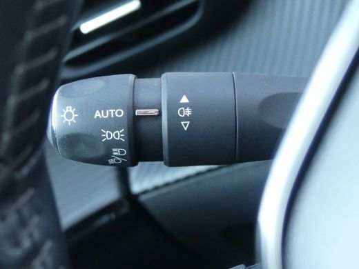 Peugeot e-208 EV Blue Lease Allure 50 kWh | CAMERA | PARKEERSENSOREN | ADAPTIVE CRUISE | APPLE CARPLAY / ANDROI... ActivLease financial lease