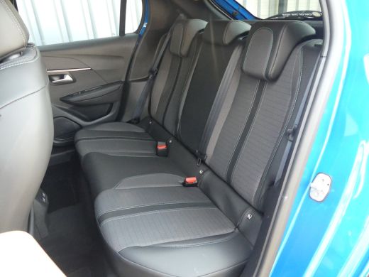 Peugeot e-208 EV Blue Lease Allure 50 kWh | CAMERA | PARKEERSENSOREN | ADAPTIVE CRUISE | APPLE CARPLAY / ANDROI... ActivLease financial lease