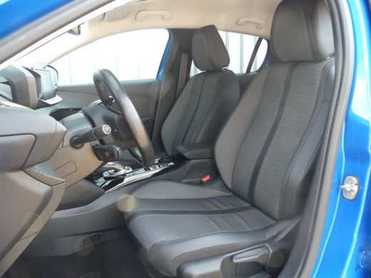 Peugeot e-208 EV Blue Lease Allure 50 kWh | CAMERA | PARKEERSENSOREN | ADAPTIVE CRUISE | APPLE CARPLAY / ANDROI... ActivLease financial lease