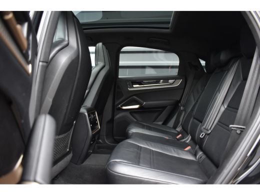 Porsche Cayenne 3.0 E-Hybrid Sport Design Carbon | Pano | Bijrijdersdisplay | ACC | Bose | 18-voudig Stoelen | 22... ActivLease financial lease
