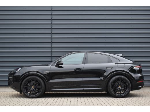 Porsche Cayenne 3.0 E-Hybrid Sport Design Carbon | Pano | Bijrijdersdisplay | ACC | Bose | 18-voudig Stoelen | 22... ActivLease financial lease