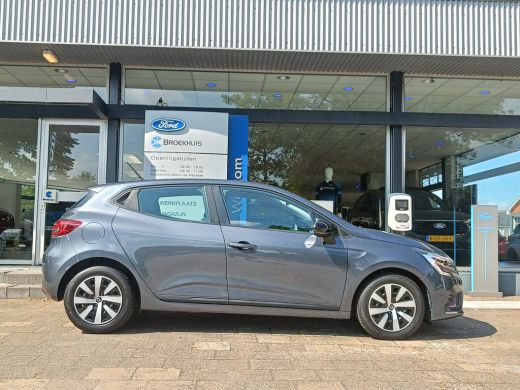 Renault Clio 1.0 TCe 90 Equilibre | Cruise control | Metaalkleur | Navigatiesysteem ActivLease financial lease
