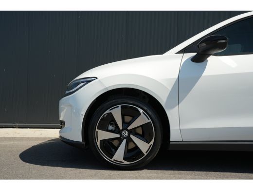 Volkswagen ID. Polo Style First Edition | Airconditioning automatisch, 2-zone (Climatronic) | Automatische afstandsre... ActivLease financial lease