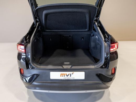 Volkswagen ID.5 Pro 77 kWh SOH 95% / 204pk / Achteruitrij camera / Stoelverwarming / ActivLease financial lease