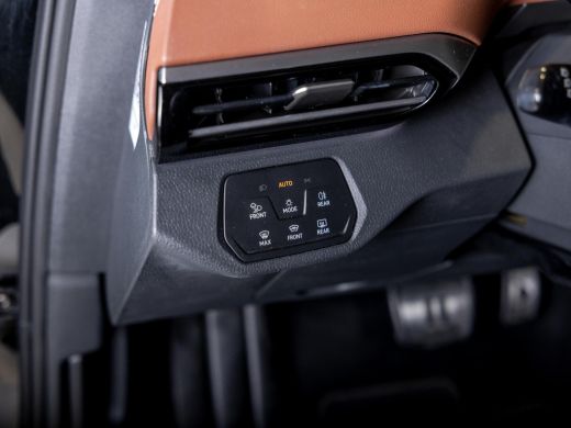 Volkswagen ID.5 Pro 77 kWh SOH 95% / 204pk / Achteruitrij camera / Stoelverwarming / ActivLease financial lease