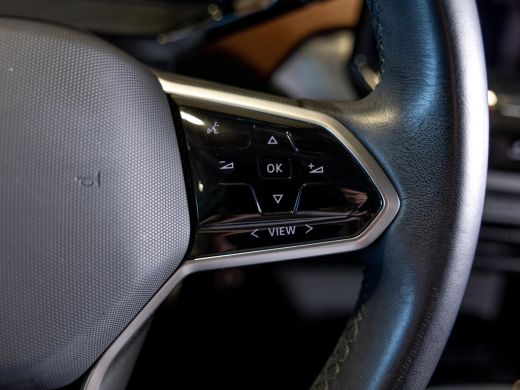 Volkswagen ID.5 Pro 77 kWh SOH 95% / 204pk / Achteruitrij camera / Stoelverwarming / ActivLease financial lease