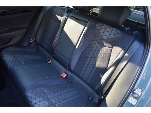 Volkswagen Passat Variant 1.5 TSI eHybrid 272PK R-Line | Schuif-kanteldak | 360 camera | Head-up display | IQ Drive... ActivLease financial lease