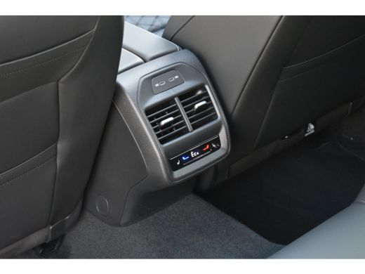 Volkswagen Passat Variant 1.5 TSI eHybrid 272PK R-Line | Schuif-kanteldak | 360 camera | Head-up display | IQ Drive... ActivLease financial lease