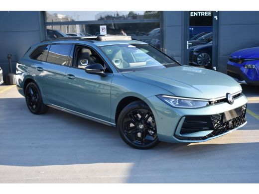 Volkswagen Passat Variant 1.5 TSI eHybrid 272PK R-Line | Schuif-kanteldak | 360 camera | Head-up display | IQ Drive... ActivLease financial lease