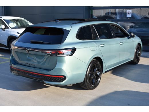 Volkswagen Passat Variant 1.5 TSI eHybrid 272PK R-Line | Schuif-kanteldak | 360 camera | Head-up display | IQ Drive... ActivLease financial lease