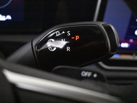 Volkswagen Tiguan 1.5 eHybrid R-Line Edition 204Pk DSG/AUTO | Glazen panorama-dak | Trekhaak uitklapbaar | Stoel/st... ActivLease financial lease