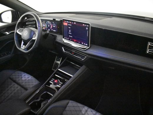 Volkswagen Tiguan 1.5 eHybrid R-Line Edition 204Pk DSG/AUTO | Glazen panorama-dak | Trekhaak uitklapbaar | Stoel/st... ActivLease financial lease