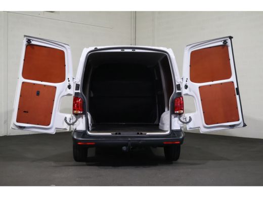 Volkswagen Transporter 2.0 TDI L2 H1 Airco ActivLease financial lease
