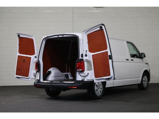 Volkswagen Transporter 2.0 TDI L2 H1 Airco ActivLease financial lease