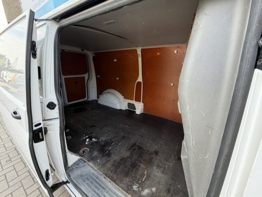 Volkswagen Transporter 2.0 TDI L2H1 110PK Euro 6 Comfortline Trekhaak/cruise control/airco ActivLease financial lease