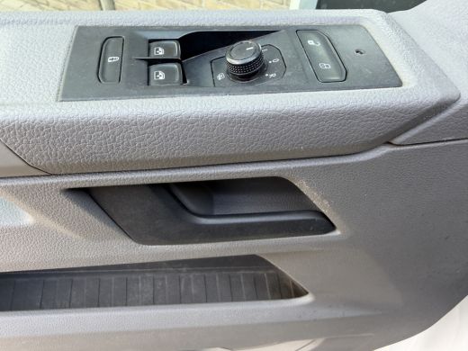 Volkswagen Transporter 2.0 TDI L2H1 110PK Euro 6 Comfortline Trekhaak/cruise control/airco ActivLease financial lease