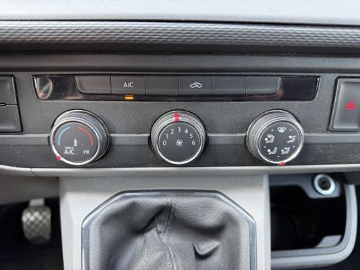 Volkswagen Transporter 2.0 TDI L2H1 110PK Euro 6 Comfortline Trekhaak/cruise control/airco ActivLease financial lease