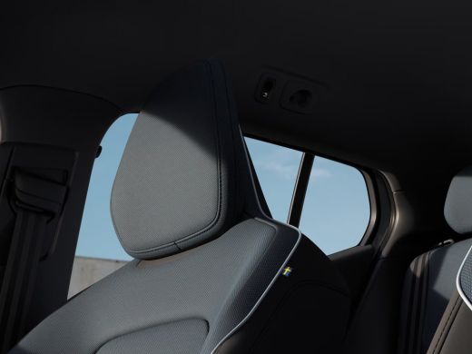 Volvo  EX30 P3 Plus Europa 51 kWh | Achteruitrijcamera | Dak hoogglans zwart | Dodehoekdetectie met correctie ActivLease financial lease