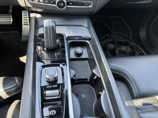 Volvo  XC60 2.0 Recharge T6 AWD R-Design 35.000KM! | VOLLEDIG VOLVO DEALER ONDERHOUDEN| HARMAND KARDON| MEMOR... ActivLease financial lease