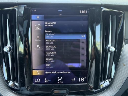 Volvo  XC60 2.0 Recharge T6 AWD R-Design 35.000KM! | VOLLEDIG VOLVO DEALER ONDERHOUDEN| HARMAND KARDON| MEMOR... ActivLease financial lease
