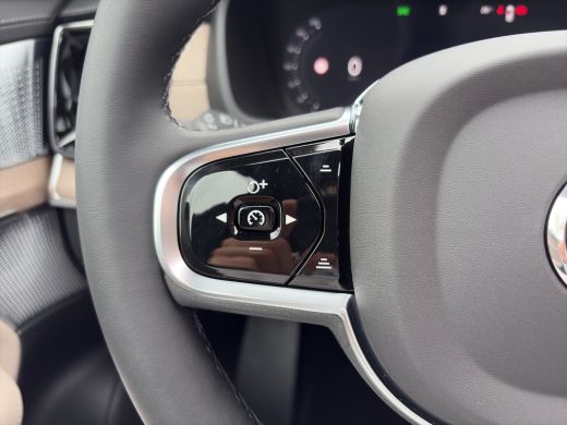 Volvo  XC90 Ultra Bright Recharge Plug-In Hybrid AWD | Luchtvering | Bowers&Wilkins | 360 Camera | Panoramada... ActivLease financial lease