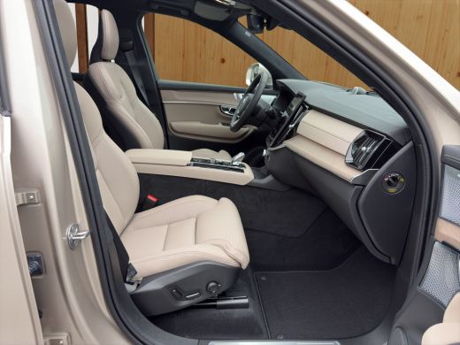 Volvo  XC90 Ultra Bright Recharge Plug-In Hybrid AWD | Luchtvering | Bowers&Wilkins | 360 Camera | Panoramada... ActivLease financial lease
