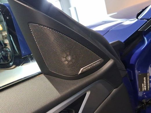 BMW i4 eDrive35 70 kWh M-SPORT ** LED, DR. ASS+, TREKH, H&K SOUND, 19-inch LMV ** 1e EIG - UNFALLFREI **... ActivLease financial lease