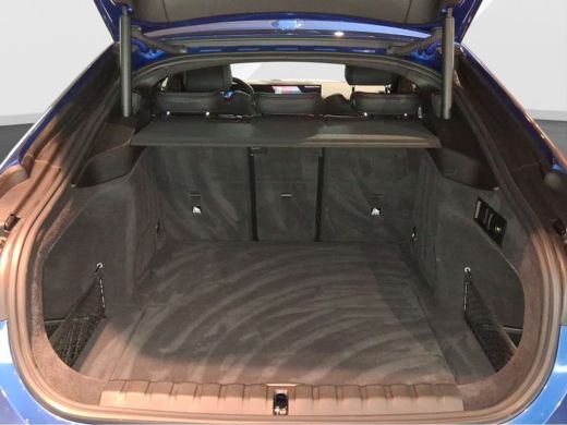 BMW i4 eDrive35 70 kWh M-SPORT ** LED, DR. ASS+, TREKH, H&K SOUND, 19-inch LMV ** 1e EIG - UNFALLFREI **... ActivLease financial lease