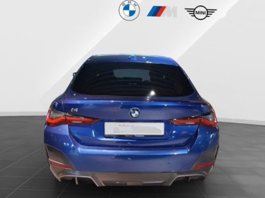 BMW i4 eDrive35 70 kWh M-SPORT ** LED, DR. ASS+, TREKH, H&K SOUND, 19-inch LMV ** 1e EIG - UNFALLFREI **... ActivLease financial lease