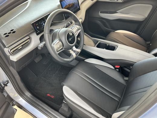 BYD DOLPHIN SURF Active 30 kWh | Direct Leverbaar | Achteruitrijcamera | 220 km WLTP | kenteken deals ActivLease financial lease