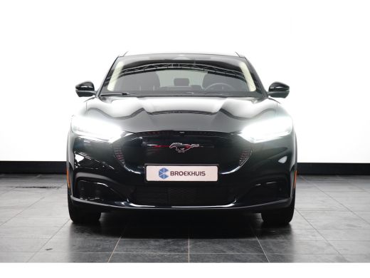 Ford Mustang Mach-E Mach-E RWD 75 kWh Panorama Dak | Camera Rondom | B&O audio | Parkeersensoren Rondom | Lederen Bek... ActivLease financial lease