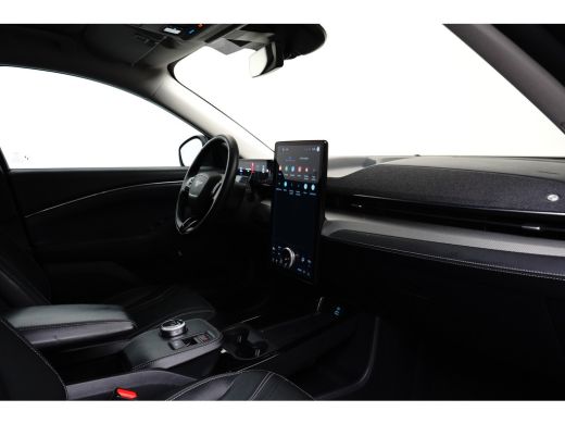 Ford Mustang Mach-E Mach-E RWD 75 kWh Panorama Dak | Camera Rondom | B&O audio | Parkeersensoren Rondom | Lederen Bek... ActivLease financial lease