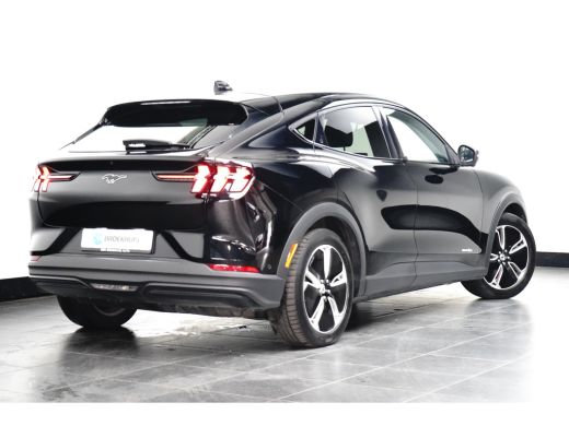 Ford Mustang Mach-E Mach-E RWD 75 kWh Panorama Dak | Camera Rondom | B&O audio | Parkeersensoren Rondom | Lederen Bek... ActivLease financial lease