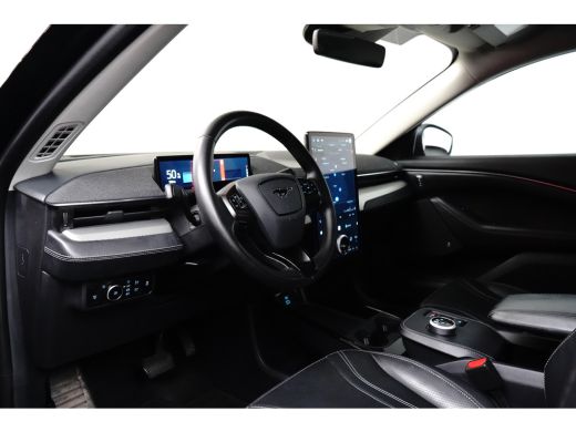 Ford Mustang Mach-E Mach-E RWD 75 kWh Panorama Dak | Camera Rondom | B&O audio | Parkeersensoren Rondom | Lederen Bek... ActivLease financial lease