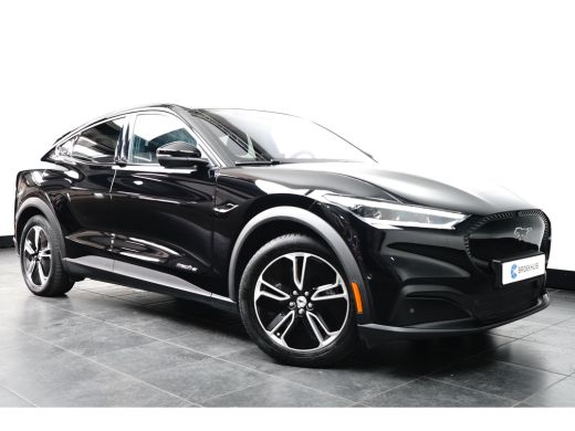 Ford Mustang Mach-E Mach-E RWD 75 kWh Panorama Dak | Camera Rondom | B&O audio | Parkeersensoren Rondom | Lederen Bek... ActivLease financial lease