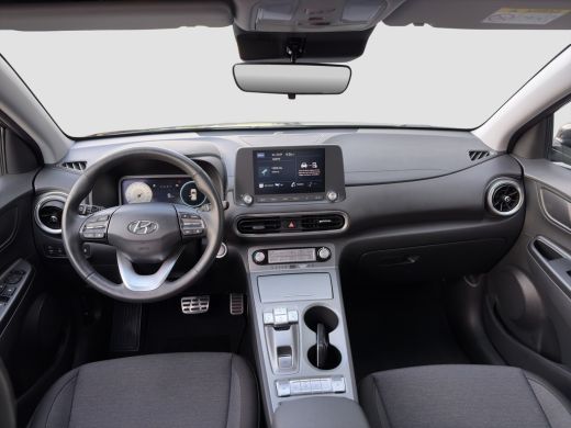 Hyundai Kona EV Comfort 39 kWh 136pk | SoH 97,9% | Camera | Carplay | Climate controle | Bestuurdersstoel in h... ActivLease financial lease