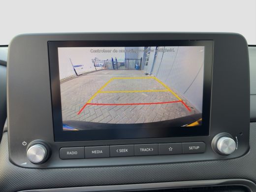 Hyundai Kona EV Comfort 39 kWh 136pk | SoH 97,9% | Camera | Carplay | Climate controle | Bestuurdersstoel in h... ActivLease financial lease