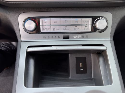 Hyundai Kona EV Comfort 39 kWh 136pk | SoH 97,9% | Camera | Carplay | Climate controle | Bestuurdersstoel in h... ActivLease financial lease