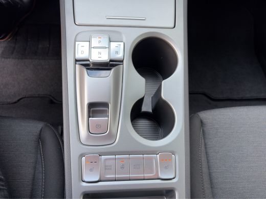 Hyundai Kona EV Comfort 39 kWh 136pk | SoH 97,9% | Camera | Carplay | Climate controle | Bestuurdersstoel in h... ActivLease financial lease